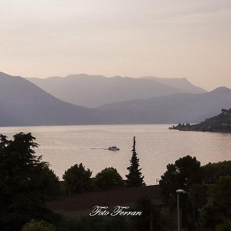 Casa Vacanze Gli Ulivi Del Lago Villa Sale Marasino Bagian luar foto