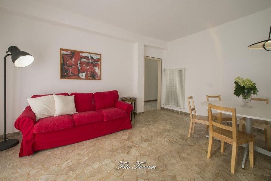 Casa Vacanze Gli Ulivi Del Lago Villa Sale Marasino Bagian luar foto